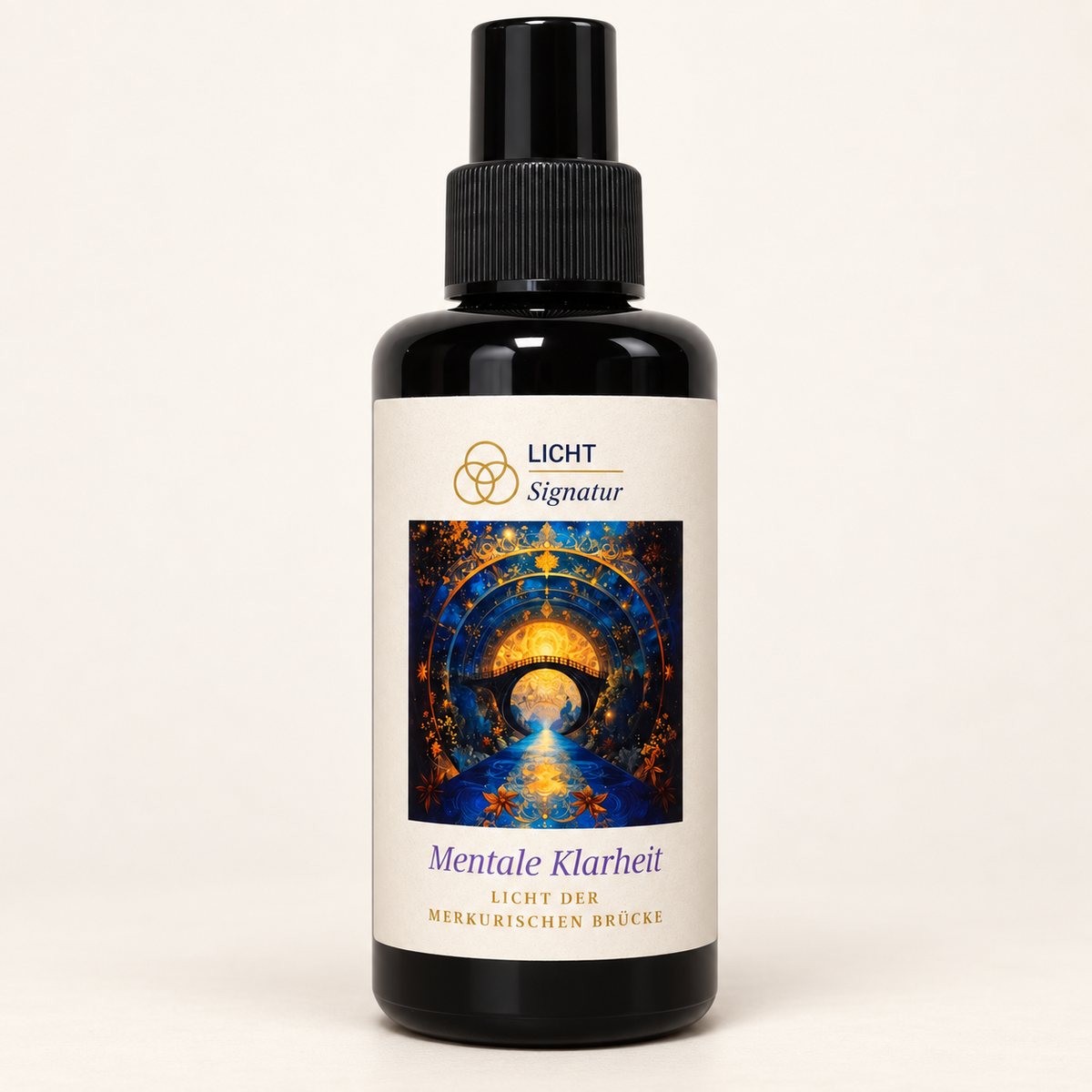 LichtSignatur Mentale Klarheit Spray in schwarzer Flasche mit farbigem Etikett vor elfenbeinfarbenem Hintergrund.